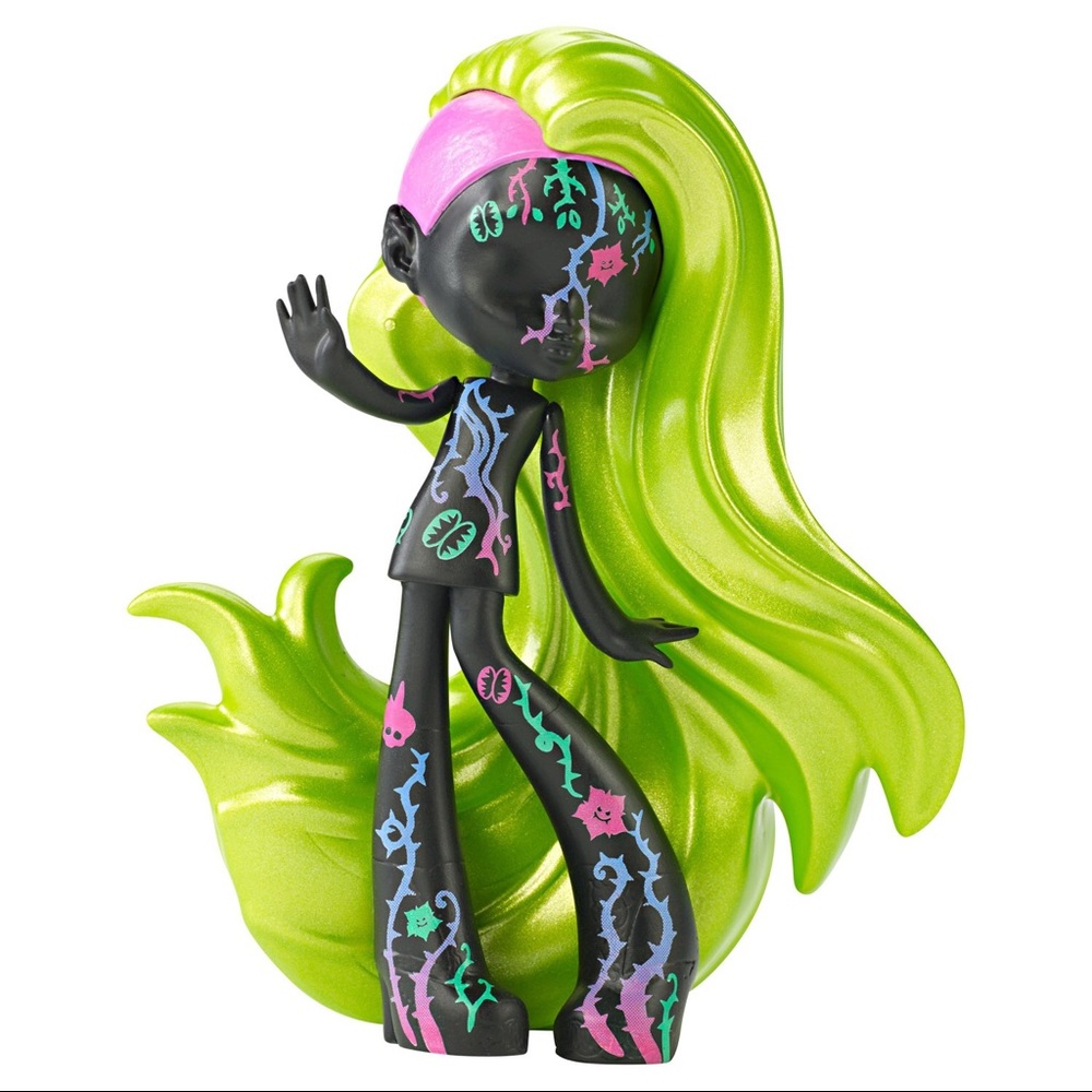 LOOKING FOR: Monster High Vinyl Figurines! - Picture 9 of 12